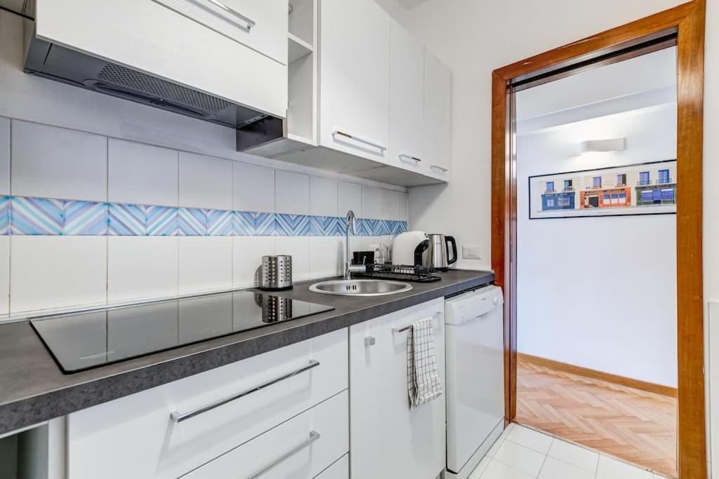 Luminous Apartment Few Steps From Piazza Navona Exterior photo